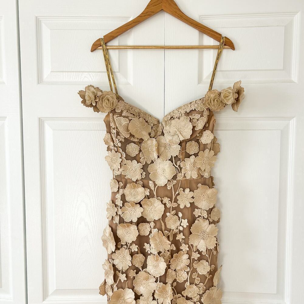 NWT Bronx and Banco Jasmine 3D Floral Off Shoulder Maxi Gown Gold Size S - Picture 3 of 16
